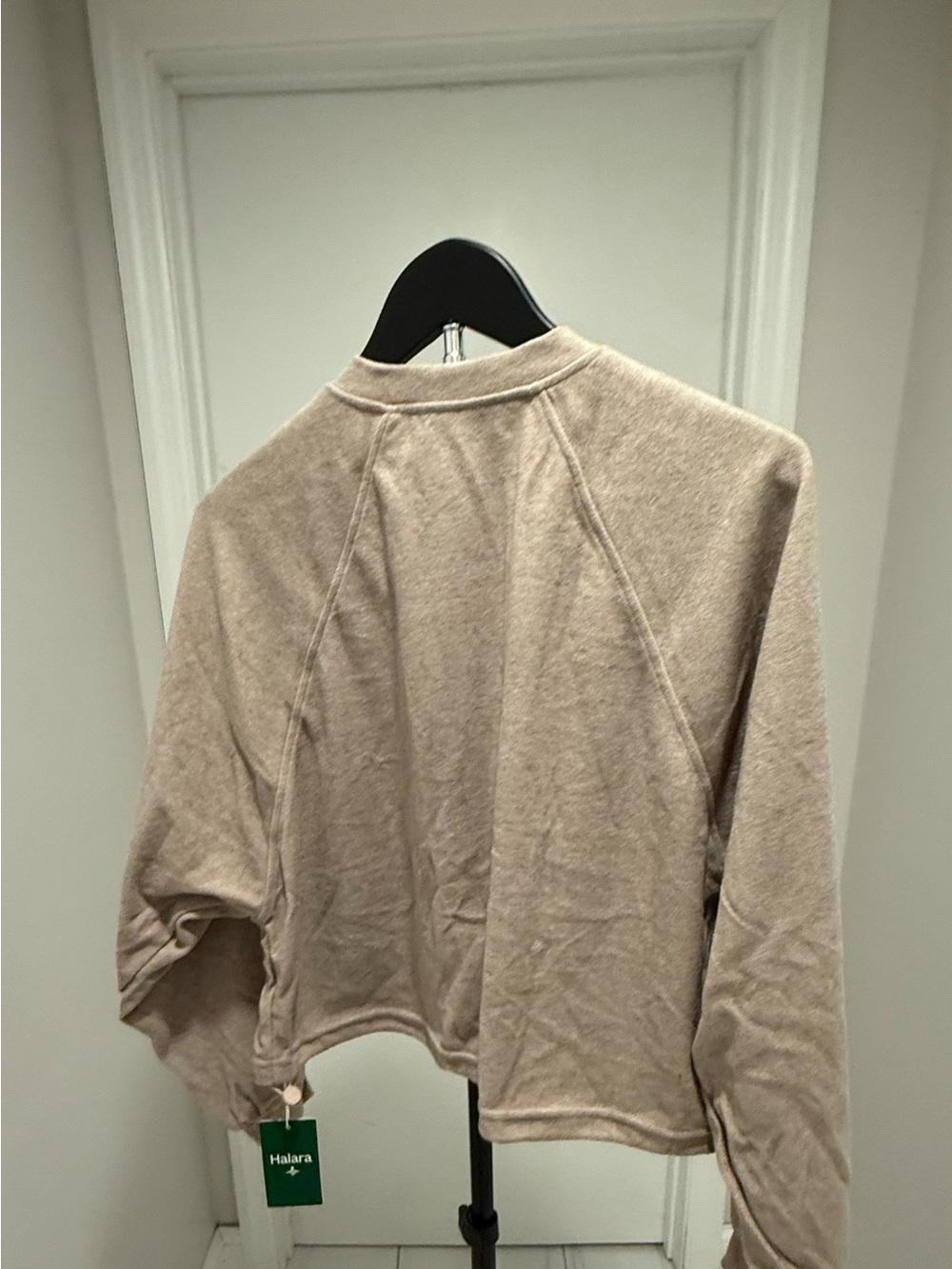 Halara Button-Front Cropped Henley - Picture 3 of 6